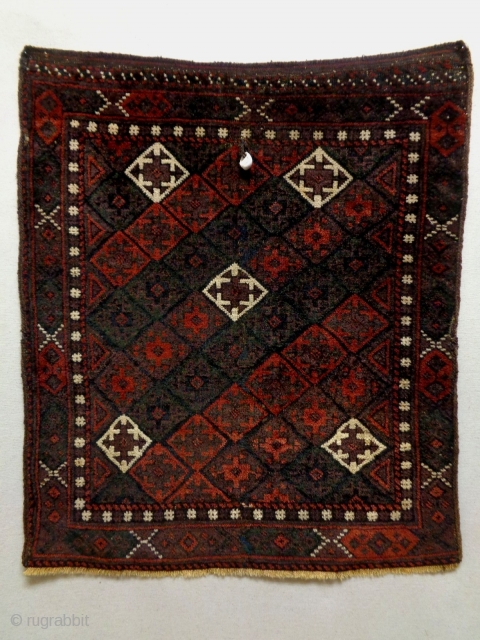 19th Century Fine Baluch
Size: 65x76cm
Natural colors, the edges are not original.                      