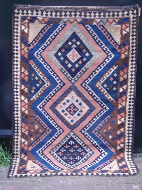 Qasqhay Kilim
Size: 153x214cm (5.1x7.1ft)                             