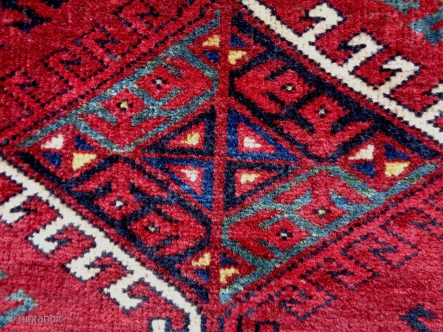 Very Fine Turkmen Penjerelik
Size: 124x35cm (4.1x1.2ft)
Natural colors, made in circa 1910/20                      