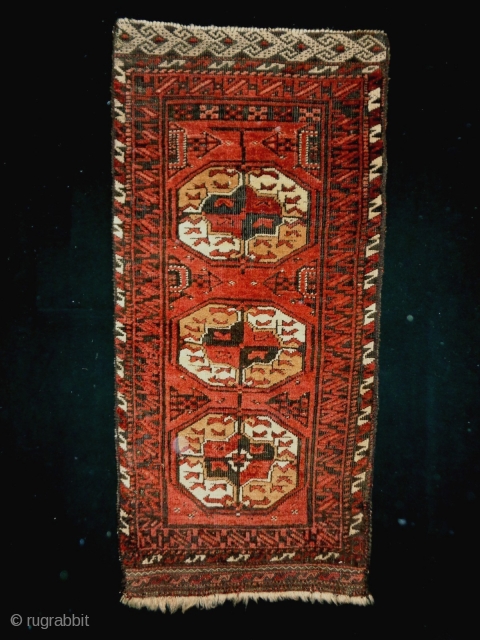 Turkmen/Baluch
Size: 42x88cm (1.4x2.9ft)
Natural colors, made in circa 1910/20                         