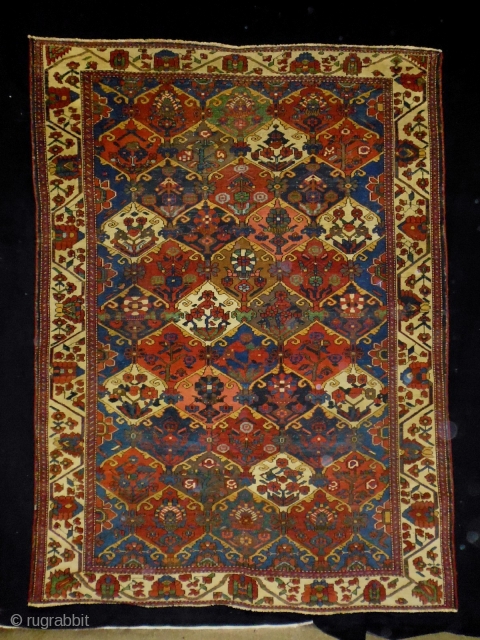 Bachtiar
Size: 155x210cm (5.2x7.0ft)
Natural colors, made in circa 1910                         