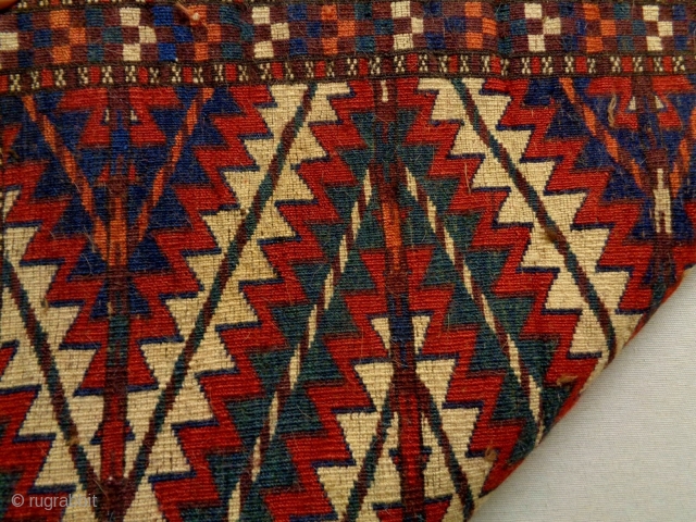 19th Century Turkmen Okpas Fragment
Size: 65x61cm
Natural colors                          