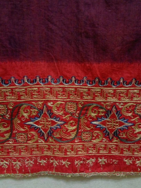 19th Century Indonesian Textile
Size: 80x178cm
The embroidery is silk                         