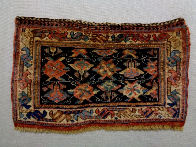 19th century Fine Afshar Bagface
Size: 47x28cm (1.6x0.9ft)
Natural colors                         