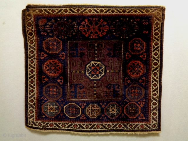 Baluch Bagface
Size: 85x77cm
Natural colors (except the orange color is a little bit faded), made in period 1910, there are small moth bites.
           
