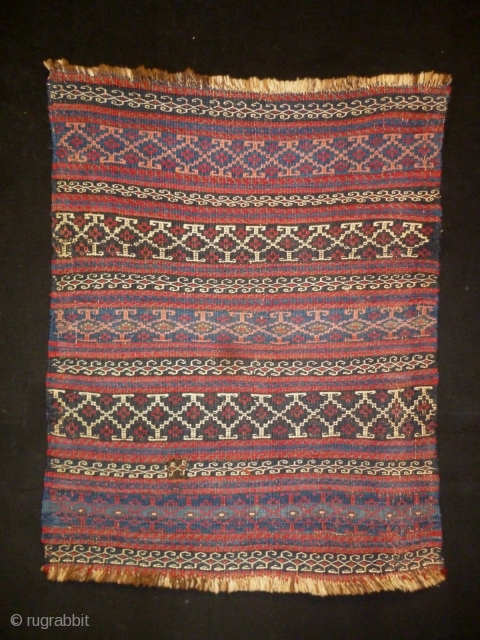Soumakh Belouch 
Size: 58x73cm (1.9x2.4ft)
Circa 80-90 years old                         
