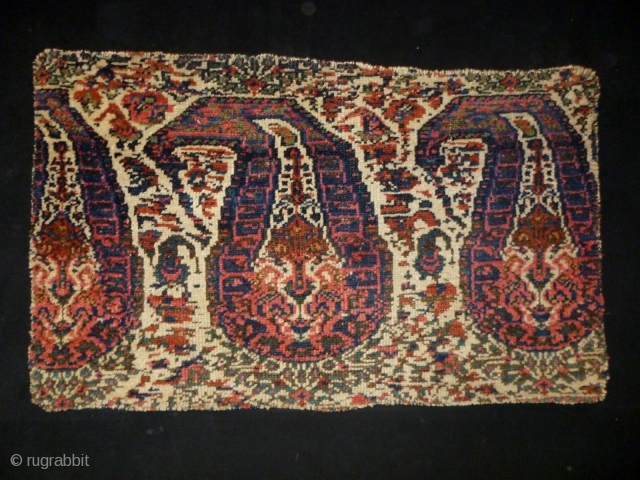 Boteh Fragment
Size: 79x48cm (2.6x1.6ft)
Natural colors, circa 80-90 years old                        