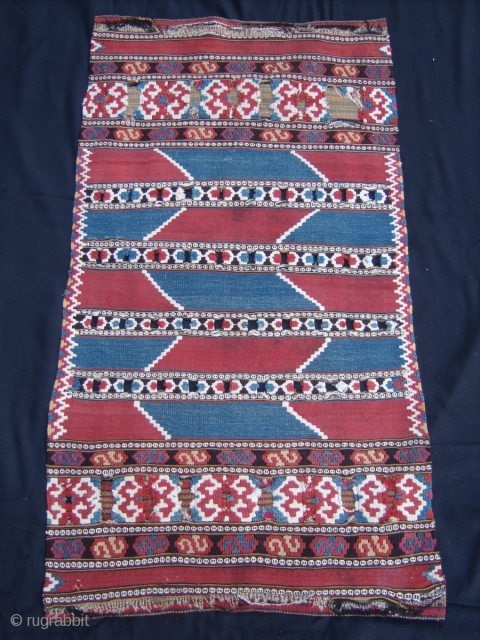 1880 Monastir Kilim
Size: 63x113cm (2.1x3.8ft)
Natural colors                           