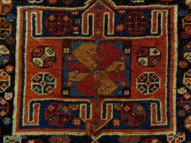 19th century Kamseh/Qasqhay Bagface
Size: 66x60cm (2.2x2.0ft)
Natural colors                          