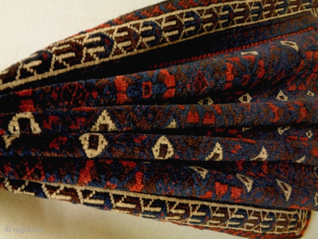 19th Century Very Fine Universal Baluch
Size: 88x69cm (2.9x2.3ft)
Natural colors                        