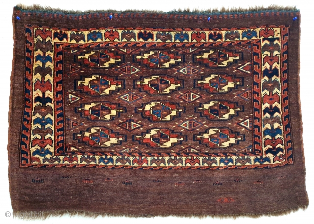 19th century Turkmen Yomud group "Igdyr" 12-gul chuval with bat border and distinctive secondary gul. In great condition. All natural dyes. Measures 105 x 76 cm (ca. 41 x 30 inches). Priced  ...