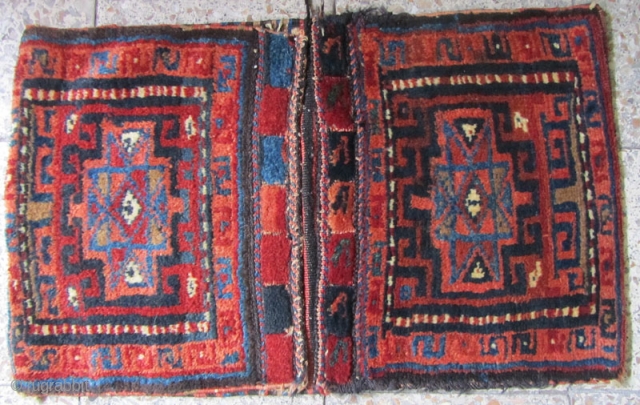 pile bakhtiari khorjin in perfect condition.Size:75 x 45 cm                        