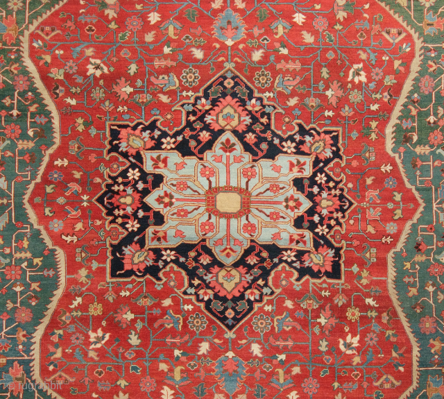 Fine quality Persian Serapi Carpet circa 1880 size 300x415 cm                       