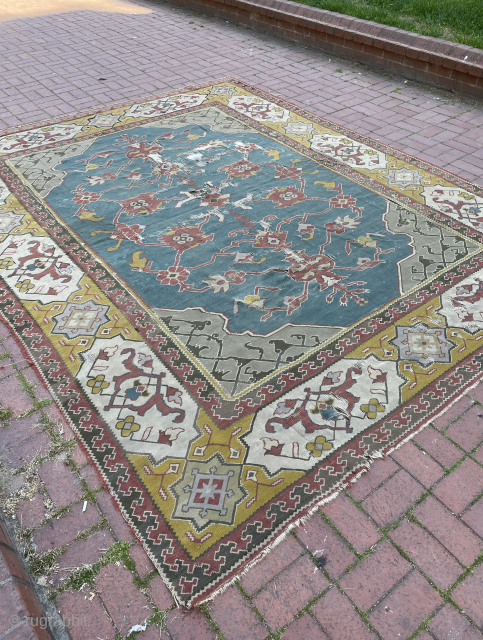 Circa 1930 Eastern Europe kilim. It has worn and needs repair places inside. Size : 265 x 340. Please directly contact via email for more details : halilaalan@gmail.com // 0090 534 330  ...