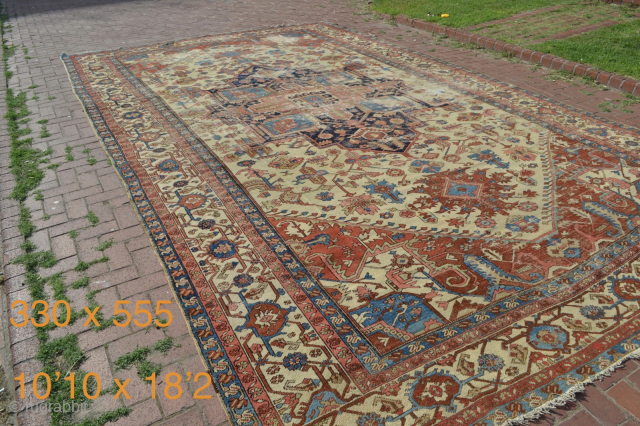 Antique oversize Serapi carpet. Please contact for more details & pics // halilaalan@gmail.com / +90 534 330 38 48
WhatsApp