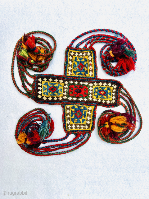 Qur'an or Talisman Wrap - Circa 1880 Afshar 
This exquisite woven piece, measuring approximately 20 x 20 cm (excluding tassels), features an extra-weft wrapping technique on a plainweave ground. Originating from the  ...