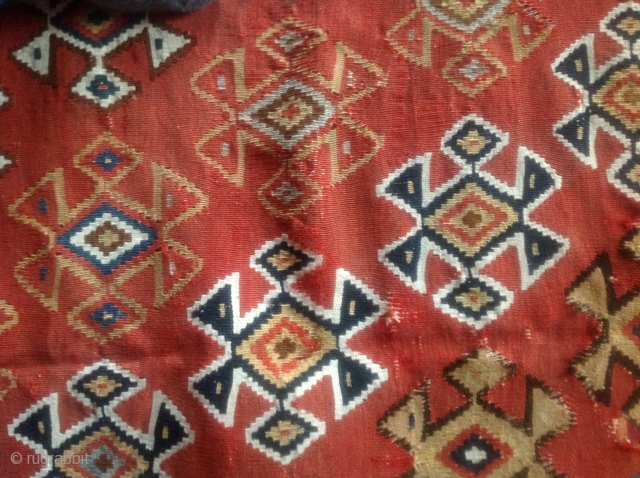 Qashqai Kilim
good condition, little repairs
expert hand washed
140x240 cm                         