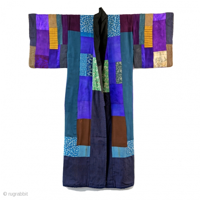 Yosegire Silk Juban - Vegetable Dyed Silks

An exceptional yosegire pieced silk juban.

Various silks (crepe, figured, pongee, wild silk) have been patched together to give this bold and dramatic effect. This hagi-isho juban  ...
