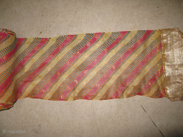 Full legnth rajasthani turban . Fine muslin wrap tie dyed with gold block print
Circa 1900                  