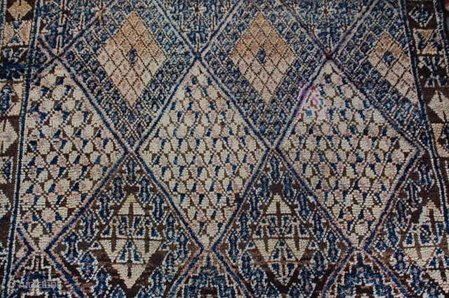  Aït Ouaouzguite, High Atlas Moroccan wool rug. Exquisite colors, silky pile.
107' x 67"                   