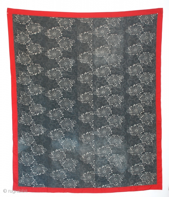 Antique large Kasuri hand-spun, indigo cotton futon cover, Japan Meiji Period, 19th century.
67" x 57"                  