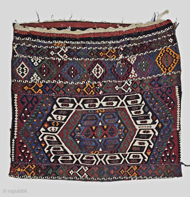 Size ; 80x85 cm
East anatolia, Malatya (Sinanli)
Dowrybag                          