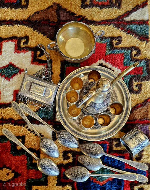 A silver wedding set from the Sivas region, dating from 1915. 1650 grams of pure silver and ornate.
Central anatolia, Sivas
Hicri 1331 (1915)           