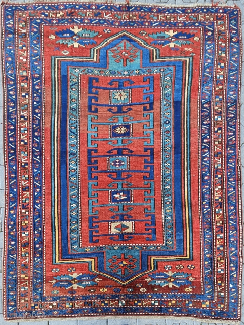 Size ; 160 x 213 cm,
Old Armenian carpet (Tavuz kazakh)                       