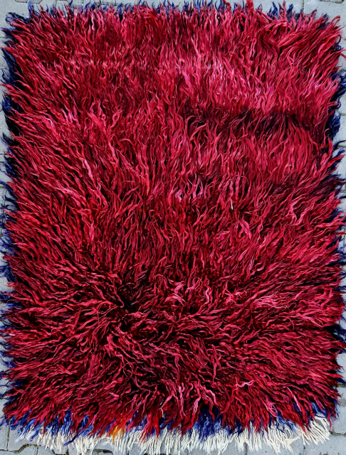 Central anatolia, Cappadocia 
Angora goat wool.
Old filikli.
Size ; 115x150 cm                       