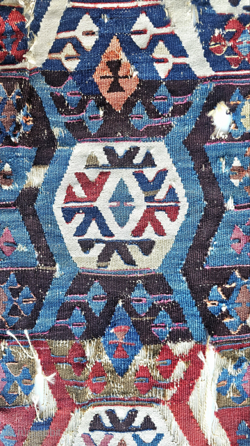 Size ; 76x310 cm
Central anatolia, Aksaray 
Fragment rug !                        
