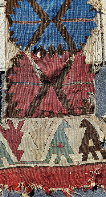 Size ; 90x160 cm
Central anatolia, Cappadocia
Early fragment
Detailed information Dm (Direct message)
arisoylarmobilya@gmail.com