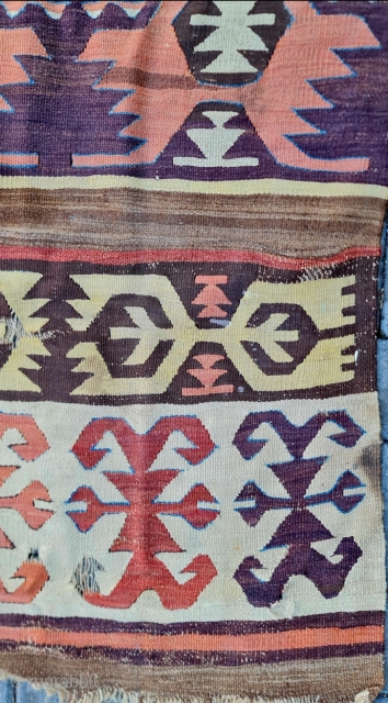 Size: 75 x 375 cm,
Central anatolia, Konya (Karapina) kilim
Camel wool.                       