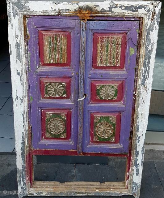 Middle anatolia , cappadocia .
Old door !                          