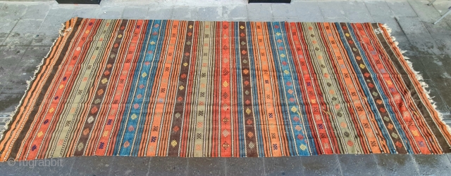 Size : 150 x 380 cm ,
Central anatolia , Cappadocia.                       