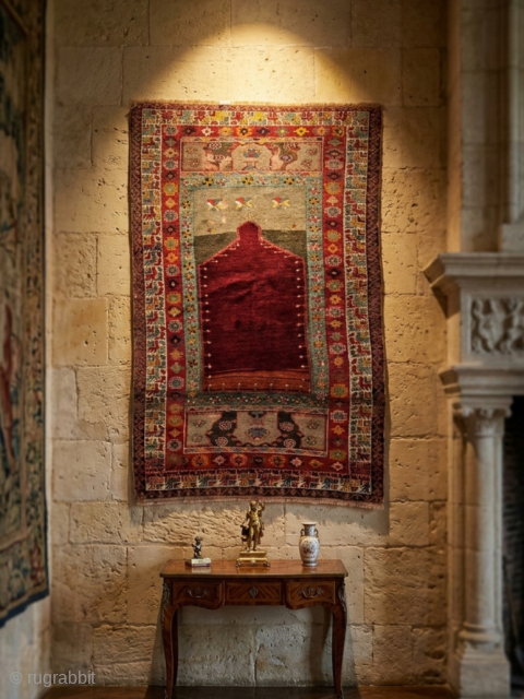 Size ; 115x190 cm Central anatolia, sivas . Sivas Zara Armenian Rug: a Masterpiece of HeritageA story of history, woven knot by knot from the heart of Anatolia...Crafted by Armenian master weavers ...