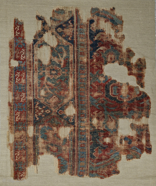 West anatolia, Ushak 
Size ;110x135 cm
Professionally assembled on organic linen.
detailed information Dm (arisoylarmobilya@gmail.com)                    