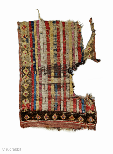 Central anatolia, Cappadocia
Early fragment...
Size ; 85x123 cm
Don’t be fooled by the 'concept' labels. Despite the booming tourism in Cappadocia, hotels that curate genuine, museum-grade artifacts like these are few and far ...