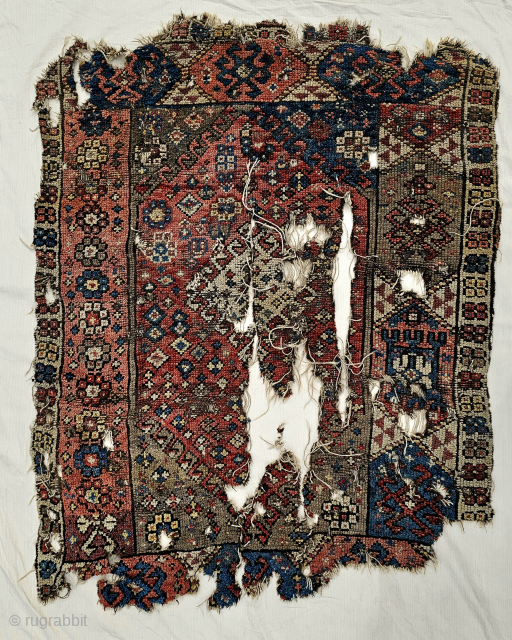 Size ; 115 x 140 cm
West anatolia, Karakecili tribe 
Early piece ...
Detailed information Dm (direct message)
arisoylarmobilya@gmail.com                 