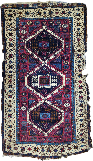 The finest craftsmanship I’ve seen to date! Pure artistry and stunning natural dyes in this authentic Antep rug. 
Detailed information Dm arisoylarmobilya@gmail.com 

Size ; 120x205 cm
East anatolia,ANTEP      