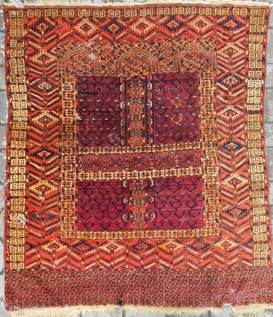 Size : 125 x 150 cm,
Old Turkmen tekke.                         
