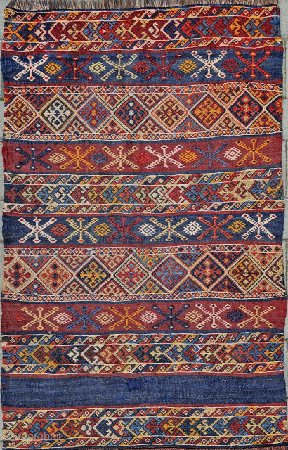 East anatolia , Antep .
Approximate size; 80x120 cm                         