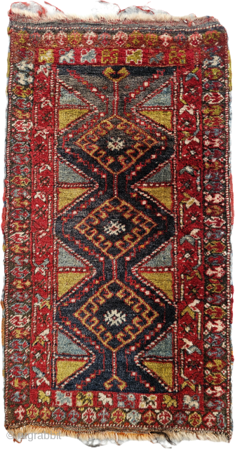 A Century of Hopes, Woven in Sivas
Take a look at image.png. This isn't just a rug; it’s a love letter written in wool, dating back to the late 1800s. ...