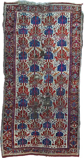 Size ; 112 x 235 cm
East anatolia, kagizman ?
A rug with a wonderful motif and color combination on a white background...
Detailed information Dm arisoylarmobilya@gmail.com