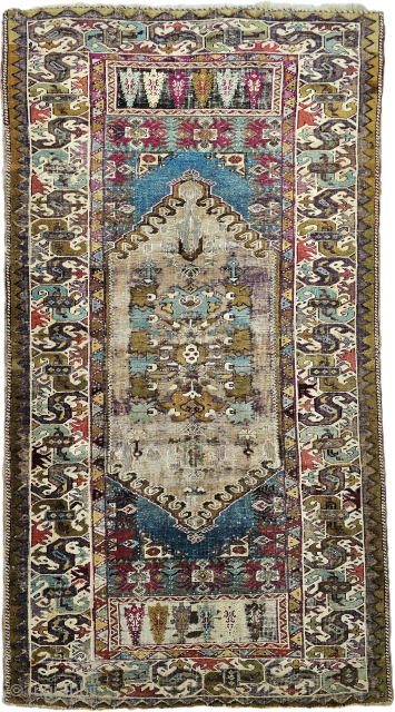 Size ; 110x200 cm
West anatolia, Ghordes 
Early piece 
Detailed information Dm arisoylarmobilya@gmail.com                     