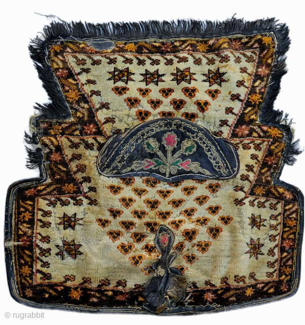 Size ; 80 x 87 cm 
Central anatolia Cappadocia or Sivas .
Cintamoni motif
Old saddle .
For detailed information Dm ''direct message'' arisoylarmobilya@gmail.com            