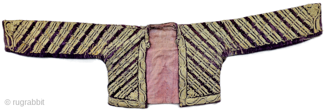 Size ; 40x60 cm
Central anatolia,Sivas 
Old jaket 
Could be Armenian. 
For detailed information Dm ''direct message''
 arisoylarmobilya@gmail.com                