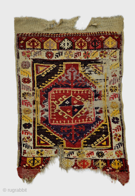 Central anatolia, Aksaray 
Size ; 60x88 cm
arisoylarmobilya@gmail.com                          