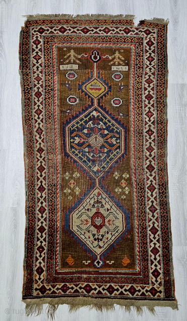 Size ; 100 x 210 cm
East anatolia , Kars 
Early 1900
Wool on wool
arisoylarmobilya@gmail.com                    