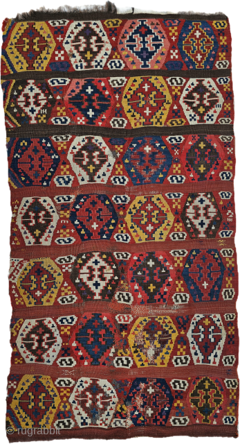 Size ; 110x202 cm
East anatolia, Erzurum 
Early 1800s
Detailed information Dm arisoylarmobilya@gmail.com                      