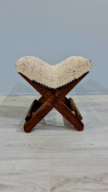 Size: 35x35x35 cm,
Central anatolia ,Cappadocia 
Ottoman stool with special wood embroidery...
                      